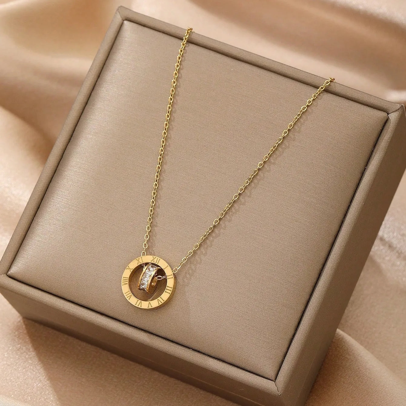 COLLAR NUMEROS ROMANOS