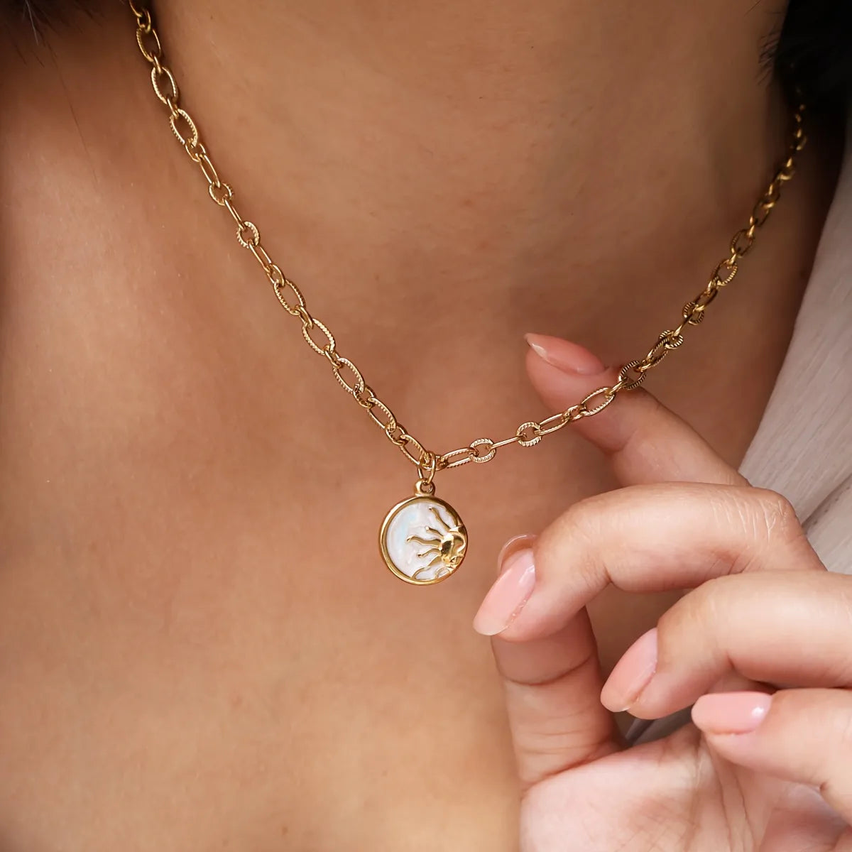 COLLAR SOL NACAR