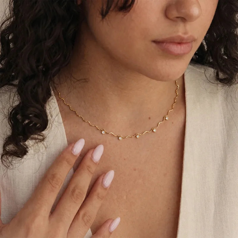 COLLAR ONDULADO CUBICS