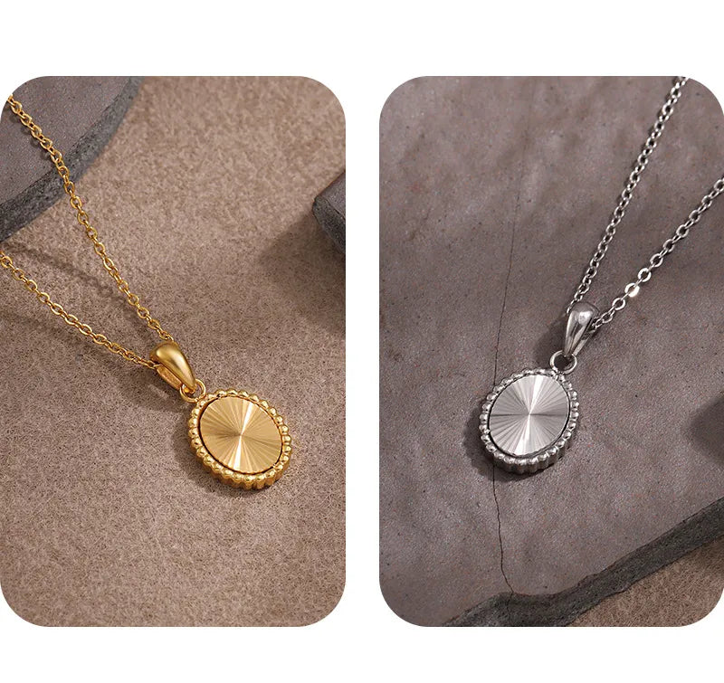 COLLAR MEDALLA DELICATESSEN GOLD