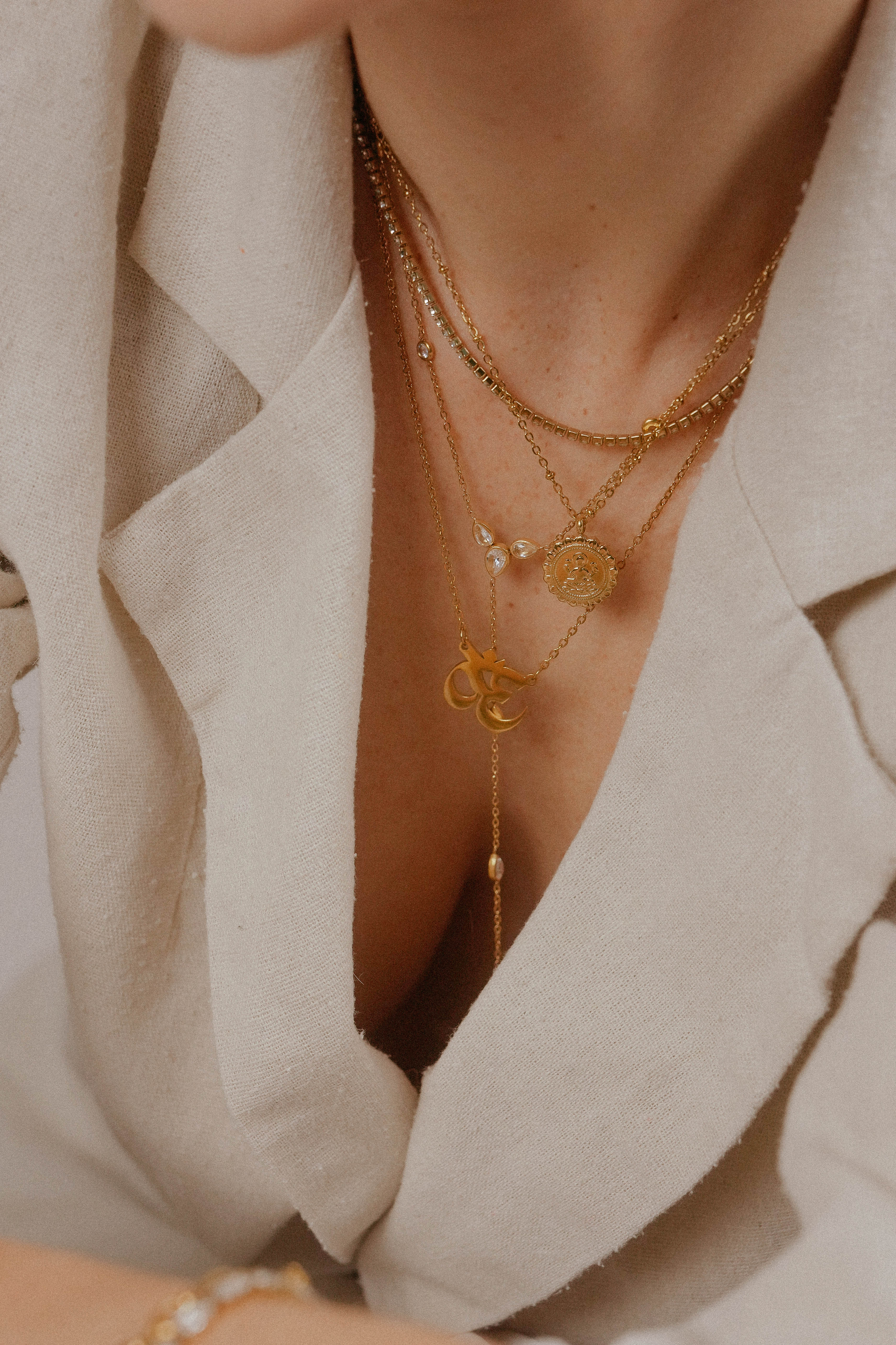 COLLARES DORADOS
