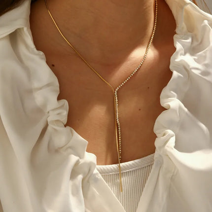 COLLAR CORBATERO MOVEMENT