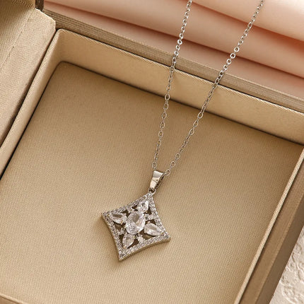 COLLAR TRIANGULO CUBIC SILVER