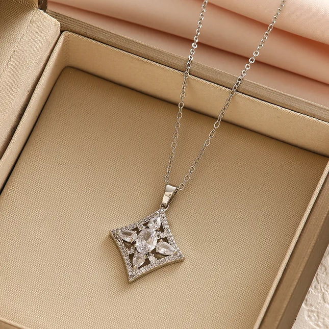 COLLAR TRIANGULO CUBIC SILVER