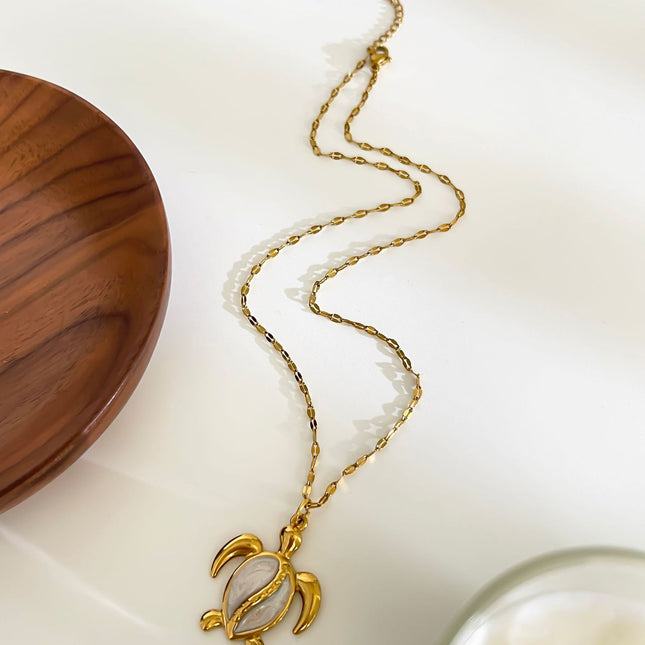 COLLAR TORTUGA DORADA