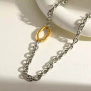 COLLAR TWISTED