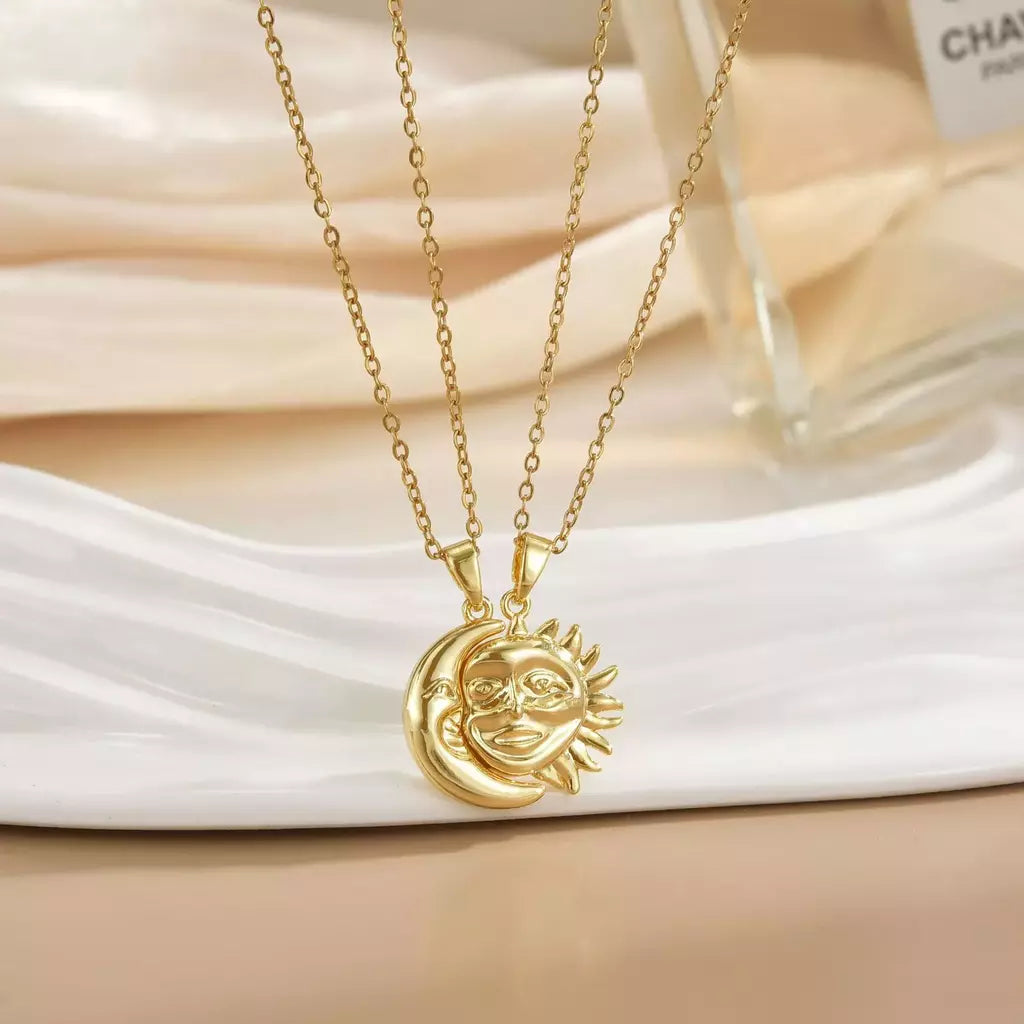 COLLARES THE MOON AND SUN GOLD