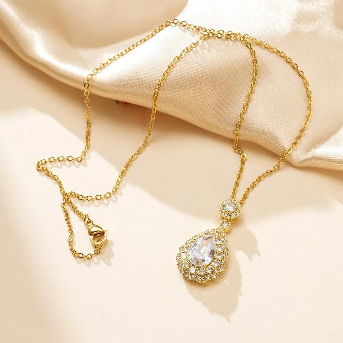 COLLAR DROP CUBIC