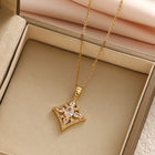 COLLAR TRIANGULO CUBIC GOLD