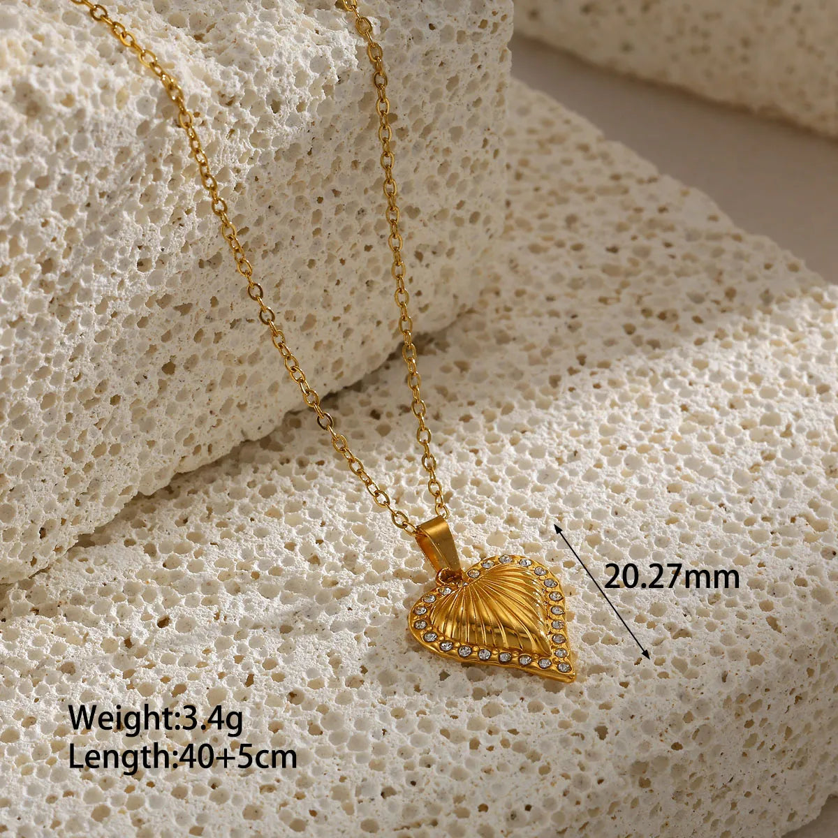 COLLAR CORAZON INTERESANTE