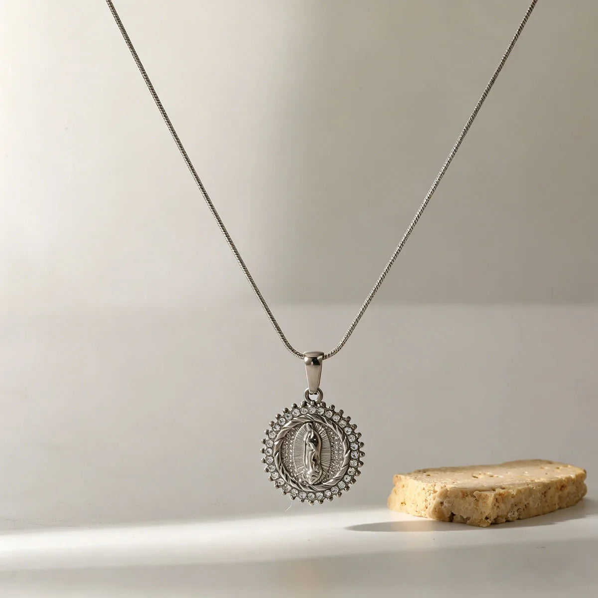 COLLAR VIRGEN CUBIC SILVER