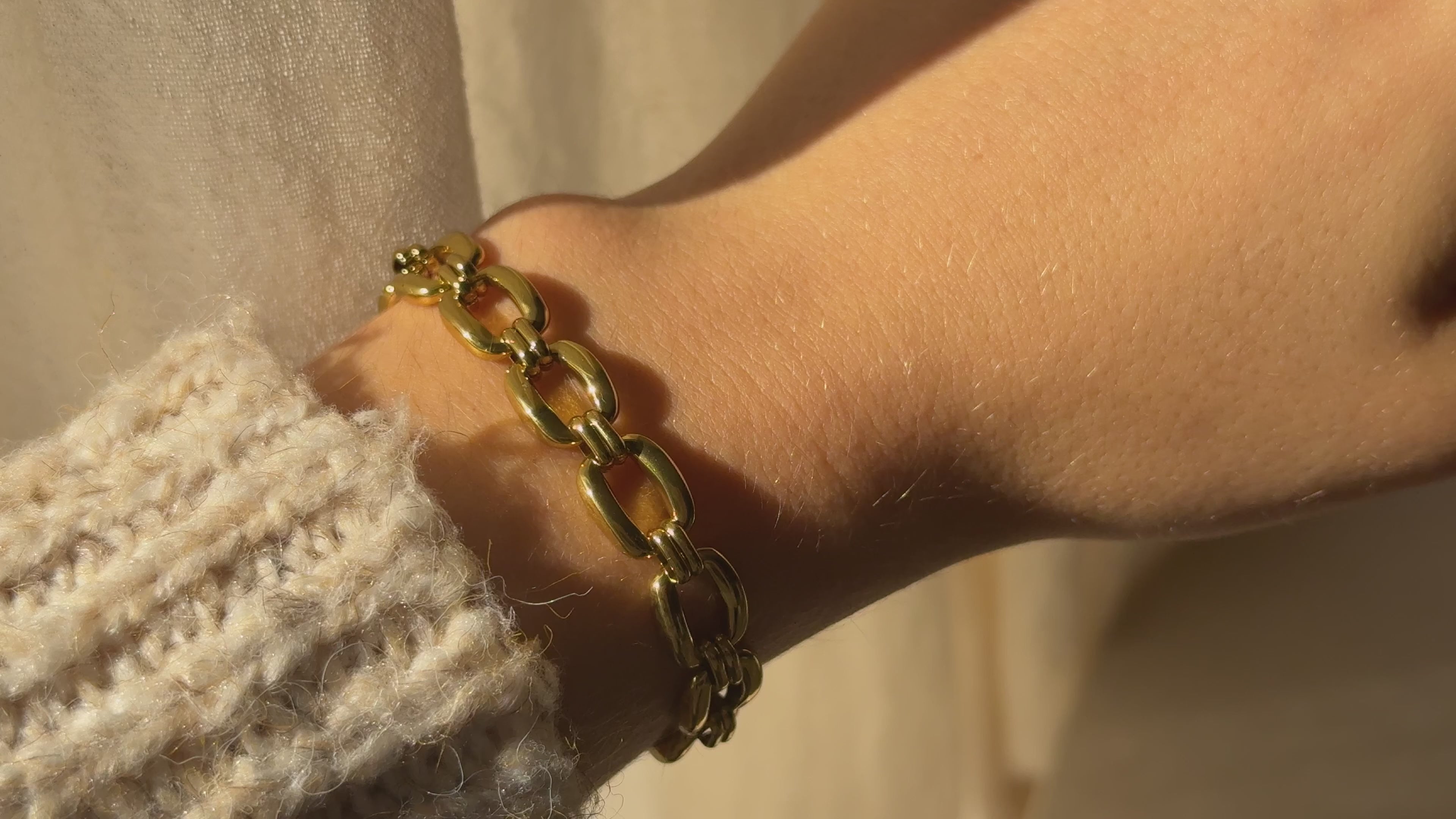Cargar vídeo: PULSERA FERRO GOLD