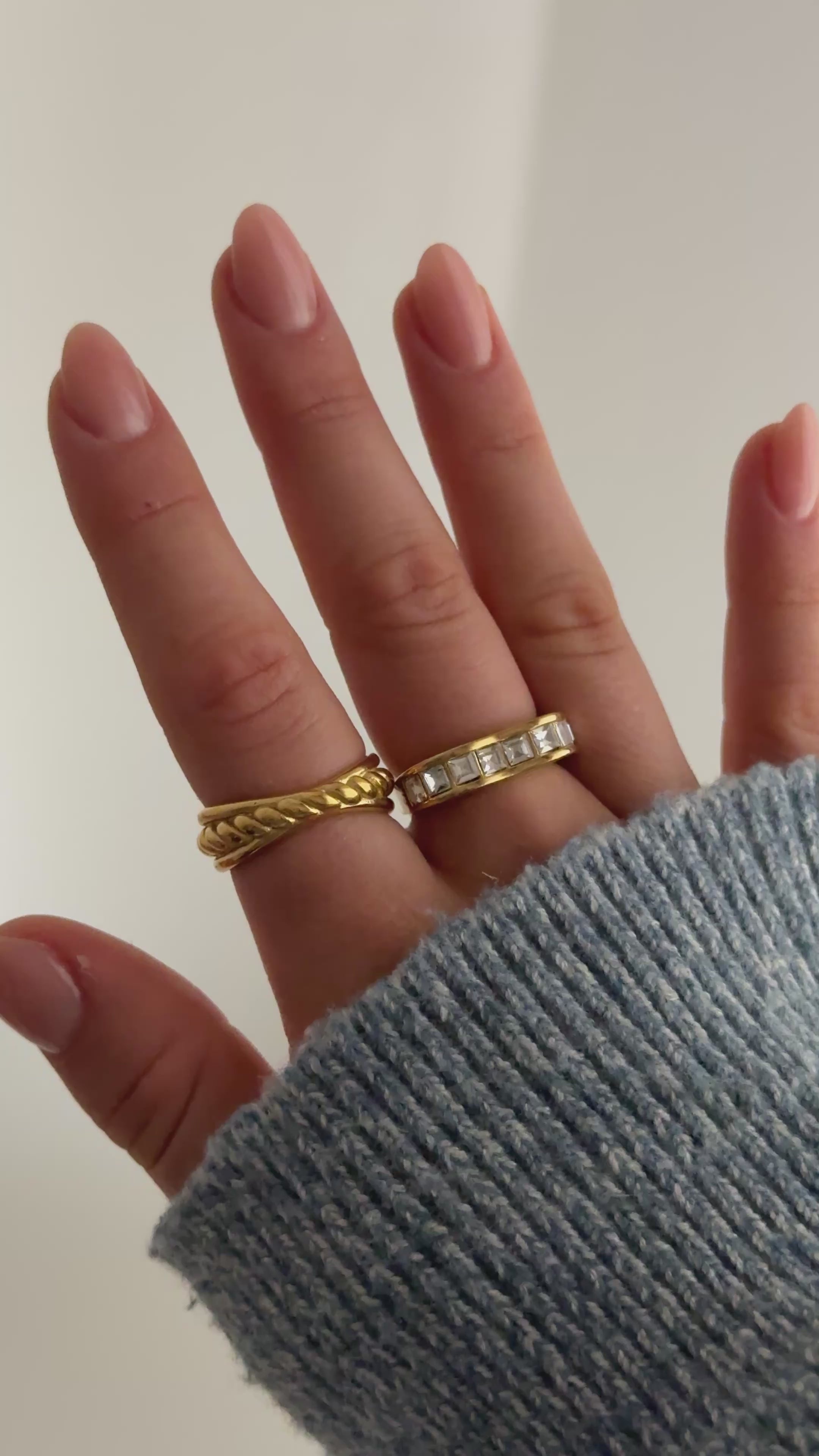 Cargar vídeo: ANILLO SIENNA