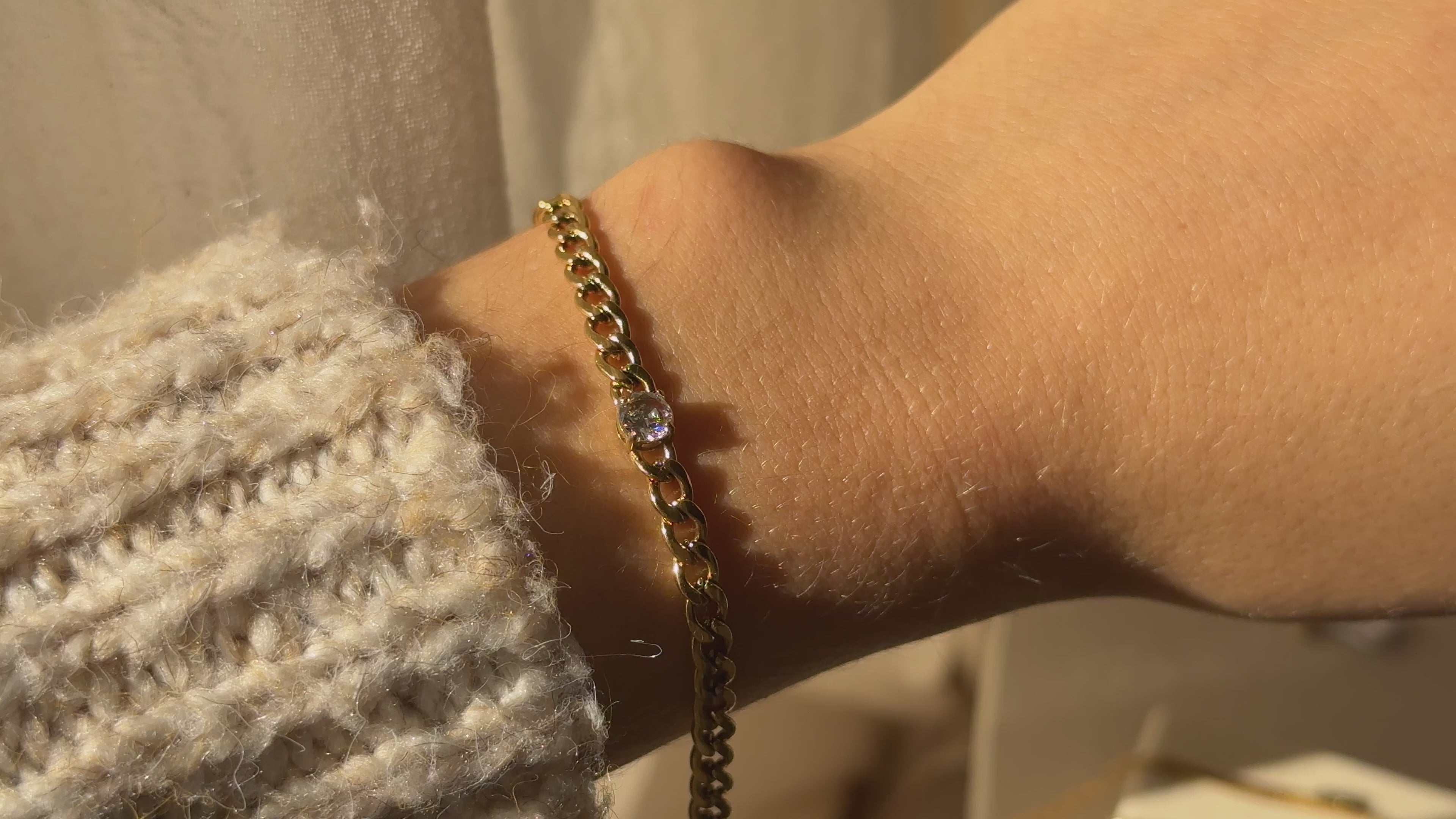 Cargar vídeo: PULSERA CHUNKY CUBIC GOLD 4.5 X 5MM