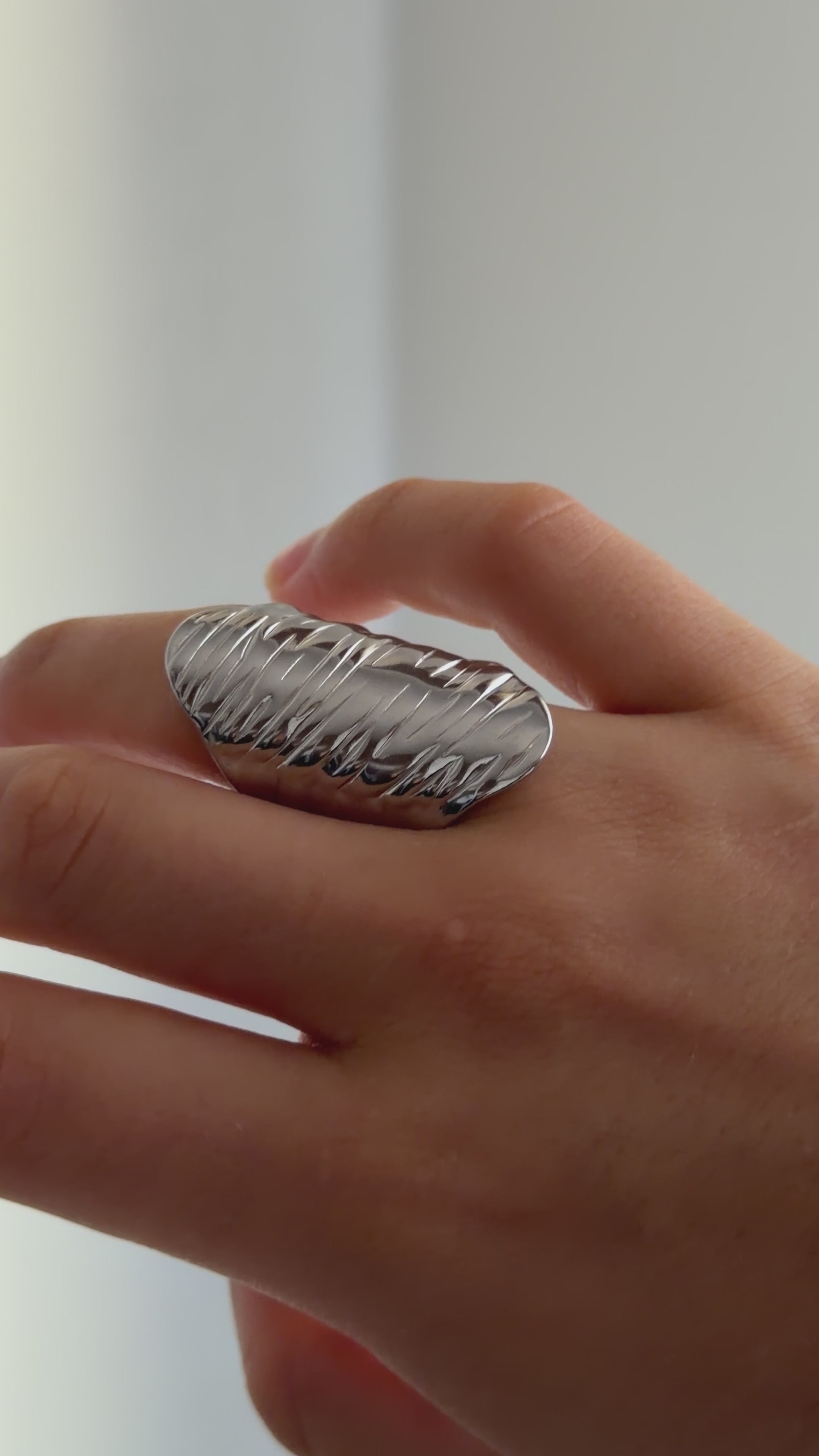 Cargar vídeo: ANILLO LIKE CAMERUN SILVER