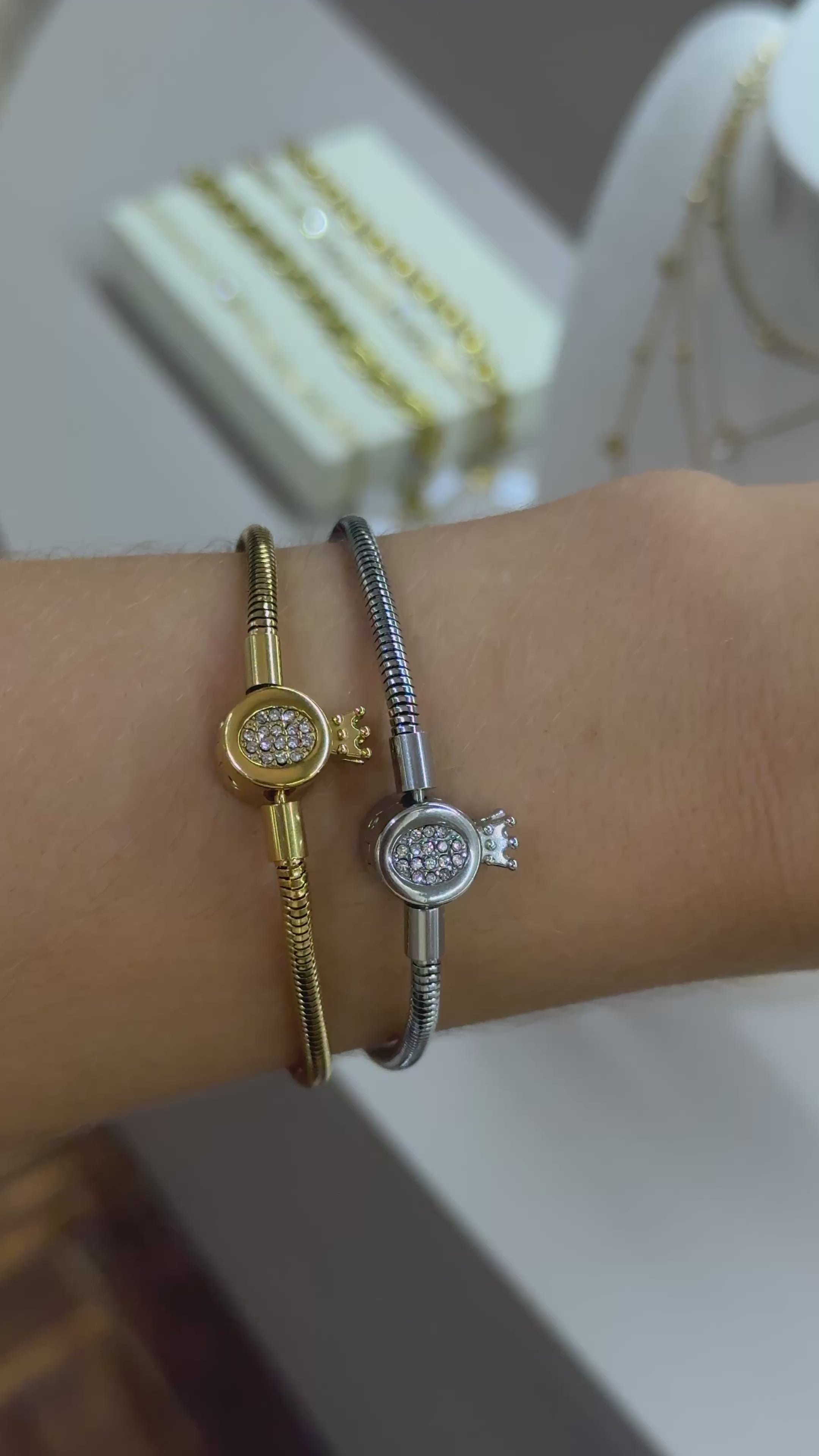 Cargar vídeo: PULSERA PANDI QUEEN GOLD