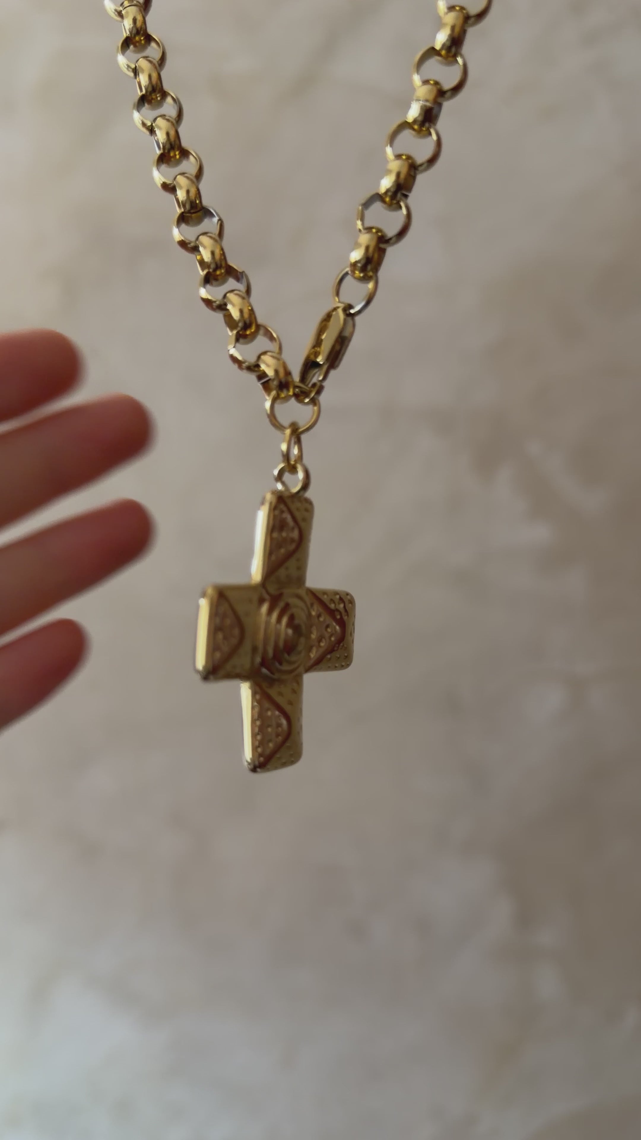 Cargar vídeo: COLLAR TIKI GOLD