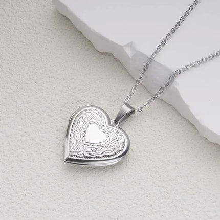COLLAR RELICARIO HEART VINTAGE SILVER