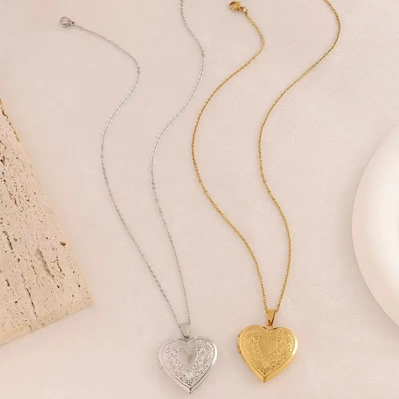 COLLAR RELICARIO HEART VINTAGE GOLD
