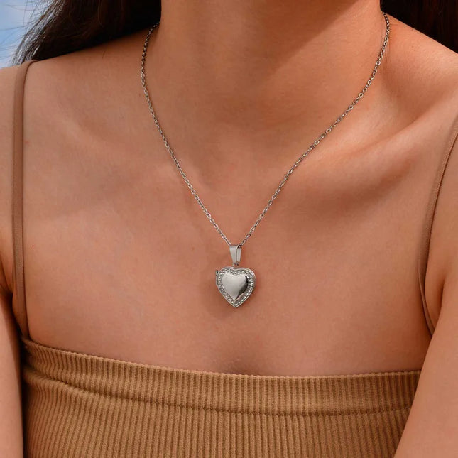 COLLAR RELICARIO SHINY HEART SILVER