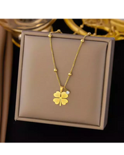COLLAR TREBOL CUBIC